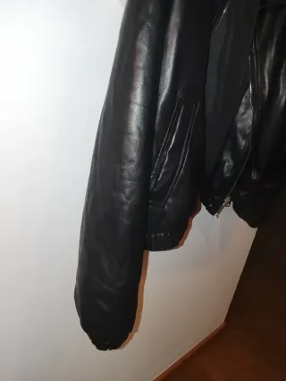Cazadora negra Stradivarius Talla S