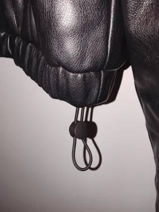 Cazadora negra Stradivarius Talla S