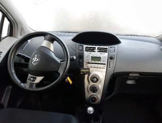 Toyota 1044075 centralita 896610d450 yaris basico