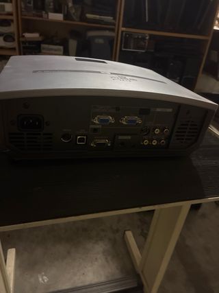 Proyector Mitsubishi Gris