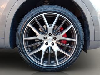 Maserati Levante V6 350 HP AWD GranLusso