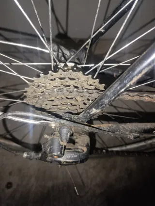 Bicicleta de carrera negra