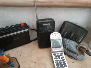 Radio y Cámara Antigua