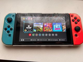 Nintendo Switch Azul y Rojo