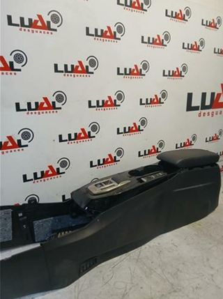 Peugeot 116753 consola central salpicadero 208 p2