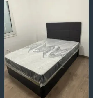 Canapé y Colchón Negro/Blanco