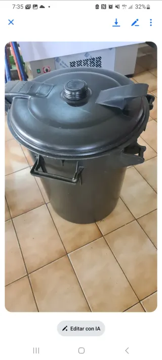 Cubos de plástico para basura o agua