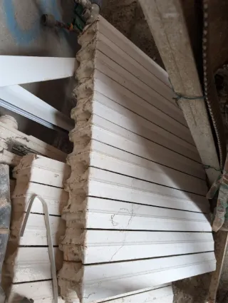 Radiadores antiguos de metal blanco