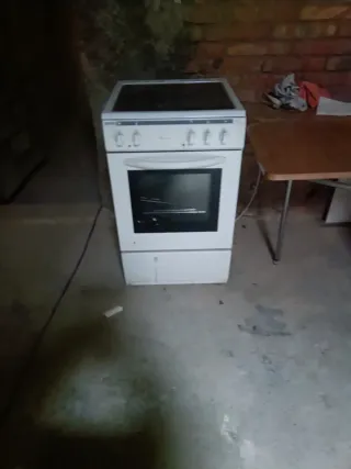 Cocina Eléctrica Blanca