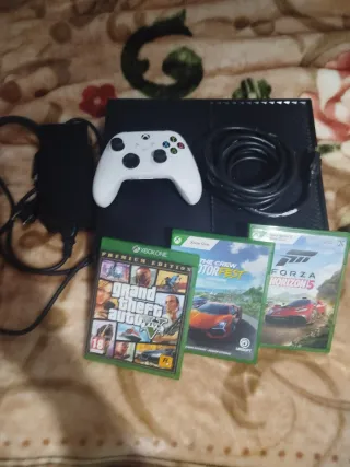Xbox One con 3 juegos y mando