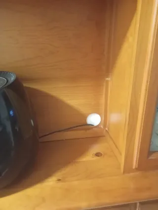 Mueble aparador de madera y cristal