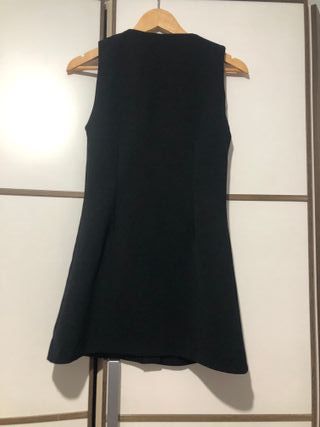 Chaleco Zara Negro con Botones Dorados