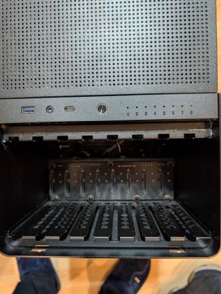 Custodia NAS Jonsbo N3