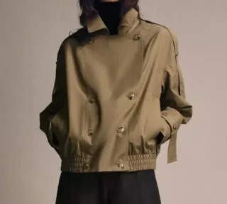 Cazadora Zara Beige/Marrón/verde con Cuello Peludo