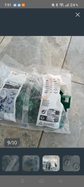 Niveladores para baldosas 85 azules y 65 verdes.