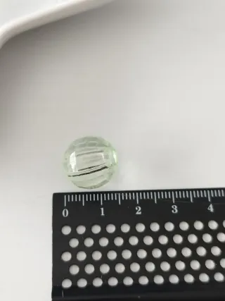 Abalorios transparentes facetados