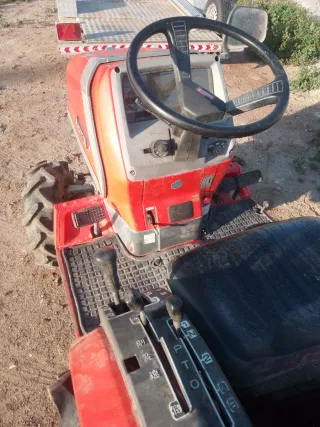 Kubota ASTE A-19 Tractor