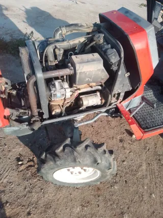 Kubota ASTE A-19 Tractor