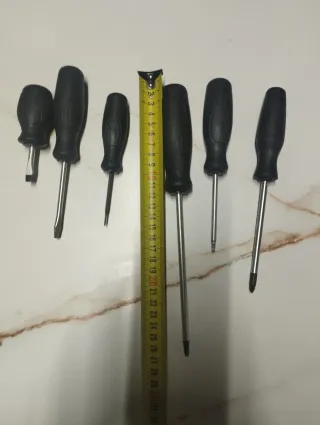 Lotto 60 cacciaviti Kinzo - cessata attività