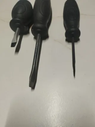 Lotto 60 cacciaviti Kinzo - cessata attività