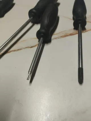 Lotto 60 cacciaviti Kinzo - cessata attività