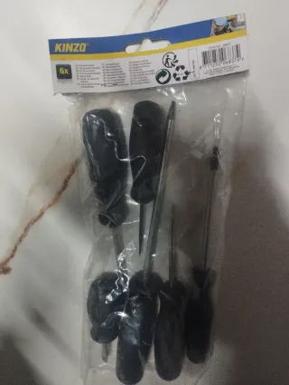 Lotto 60 cacciaviti Kinzo - cessata attività