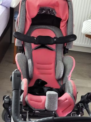 Silla especial para niña rosa