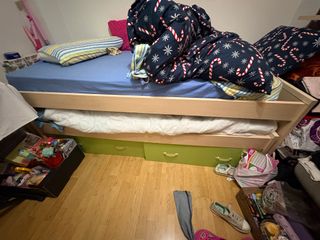 Habitación completa: cama, armario, escritorio