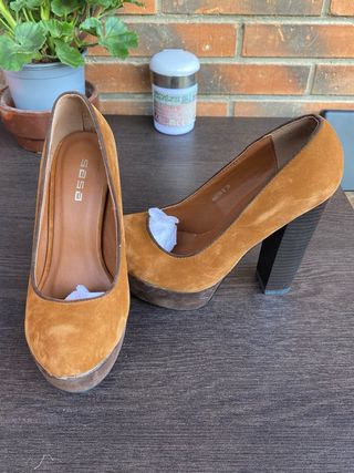 Zapatos de tacón marrón talla 36