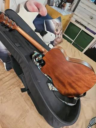 Guitarra Electroacústica Cort Negra