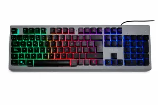 PC completo + pantalla + teclado gaming RGB"