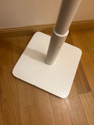 Perchero de madera blanco