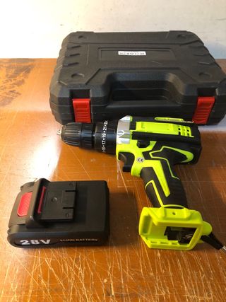 Taladro Atornillador Percutor con Maletín nuevos