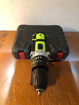 Taladro Atornillador Percutor con Maletín nuevos