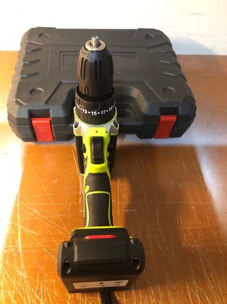 Taladro Atornillador Percutor con Maletín nuevos
