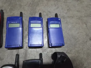 Lote 7 teléfonos antiguos: Nokia, Motorola, Maxon