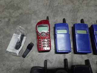 Lote 7 teléfonos antiguos: Nokia, Motorola, Maxon
