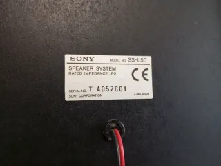 Altavoces SONY 6 ohmnios.