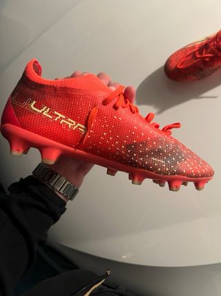 Botas de fútbol Puma rojas – estado excelente