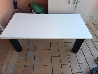 Mesa de centro blanca y negra
