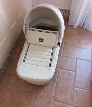 Carro de bebé fácil de manejar