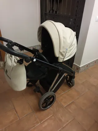 Carro de bebé fácil de manejar