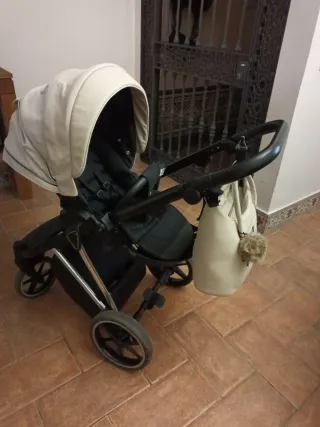 Carro de bebé fácil de manejar