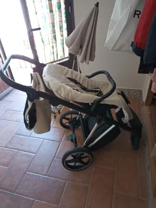 Carro de bebé fácil de manejar