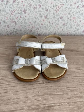 Sandalias blancas 23