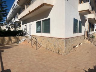 Alquiler de local comercial junto al pabellón