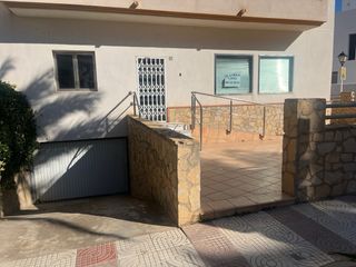 Alquiler de local comercial junto al pabellón