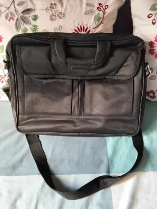 Maletín porta documentos negra