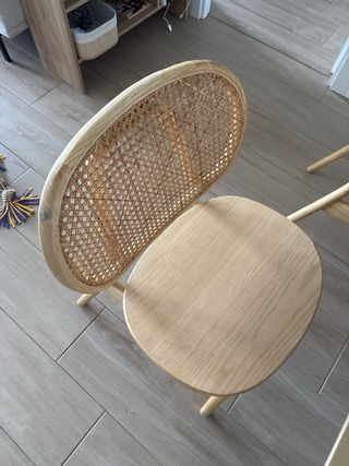 Mesa extensible y 2 Sillas Comedor Rattan y banco