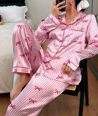Pijama Rayas Rosas con Lazos